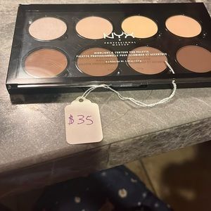 NYX Professional Makeup Highlight and contour pro palette